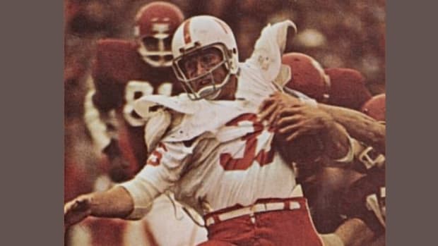 Jeff-Kinney-1971-football-vs-Oklahoma-horiz-crop-2